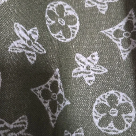 Fashion Scarf/Shawl NWOT - Picture 2 of 3